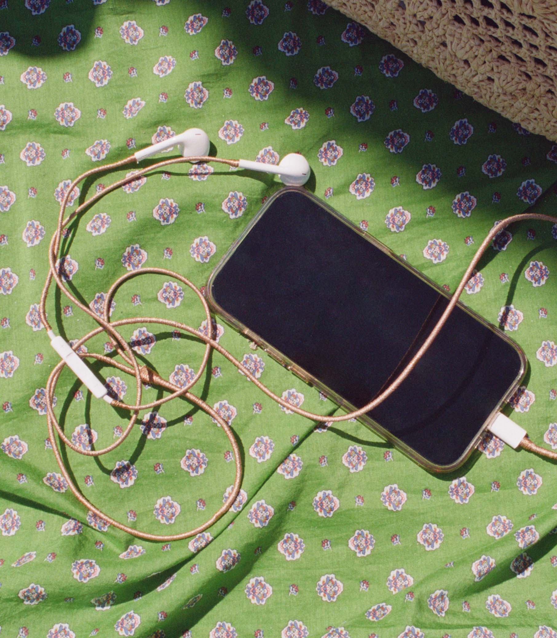Le Pom Pom & Swwheelz Headphones -- Bronze