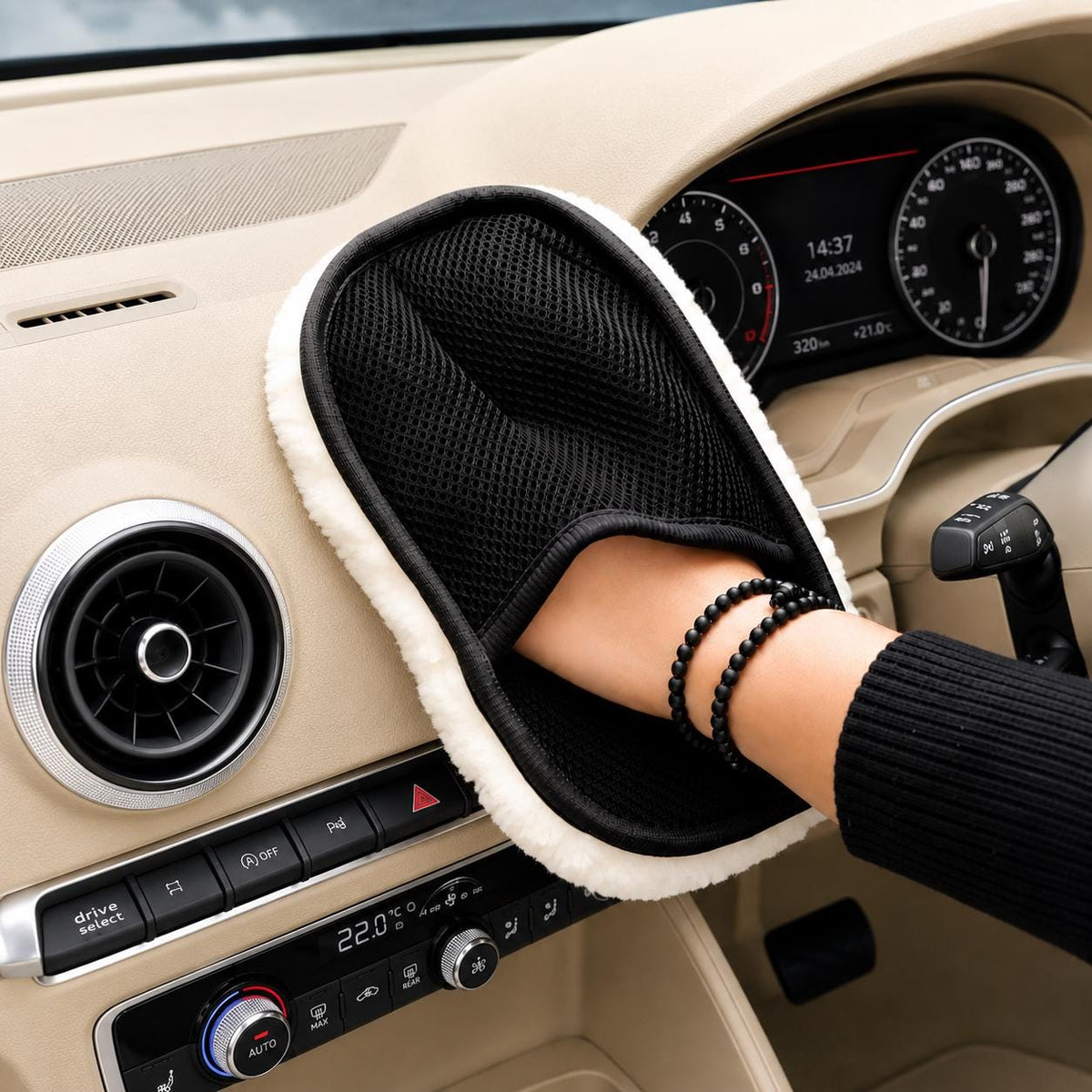 Plush Microfiber Car Wash Mitt